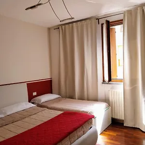 https://casa-vacanze-la-torre-orio-al-serio.italymilanhotels.net